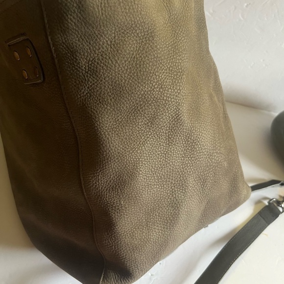 LUCKY BRAND slouchy leather hobo tote w/crossbody strap - Picture 4 of 11